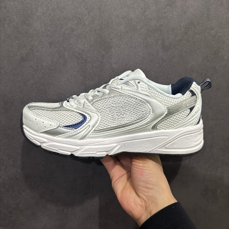 New gray silver white men's and women's mesh designer couple sports and leisure shoes, fashionable walking shoes, trendy running shoes