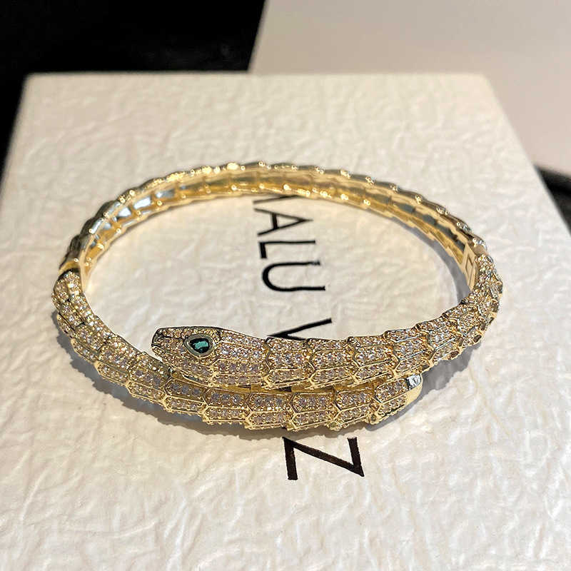 Powerful and realistic snake-skin bracelet in the shape of a snake. European-style, personalized green-eyed serpentine wristband. Retro accessory S251 - view 4