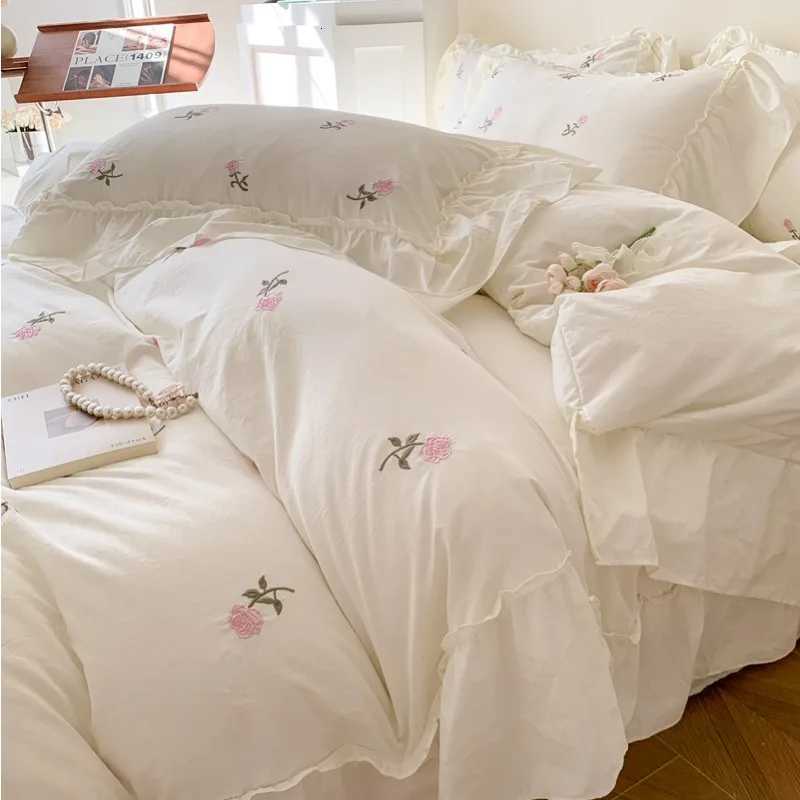 3pcs Rose Embroidered Duvet Cover Set 1Duvet Cover 2 case Without Core Princess Style Lace Bedding SetM251118