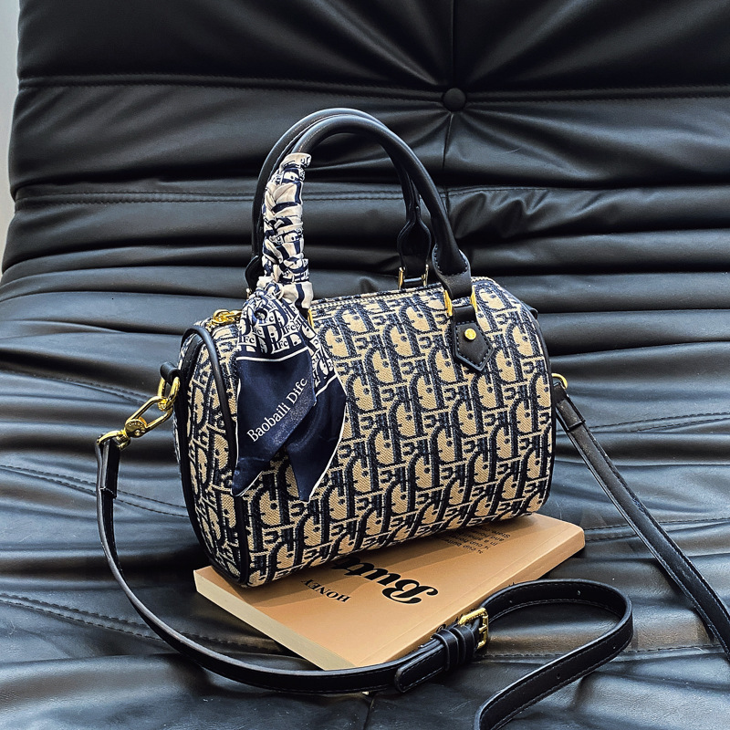 Luxury handbag embroidered with vintage flowers, Boston pillow bag, versatile bag for women, 2026 new light luxury handbag, single shoulder crossbody 