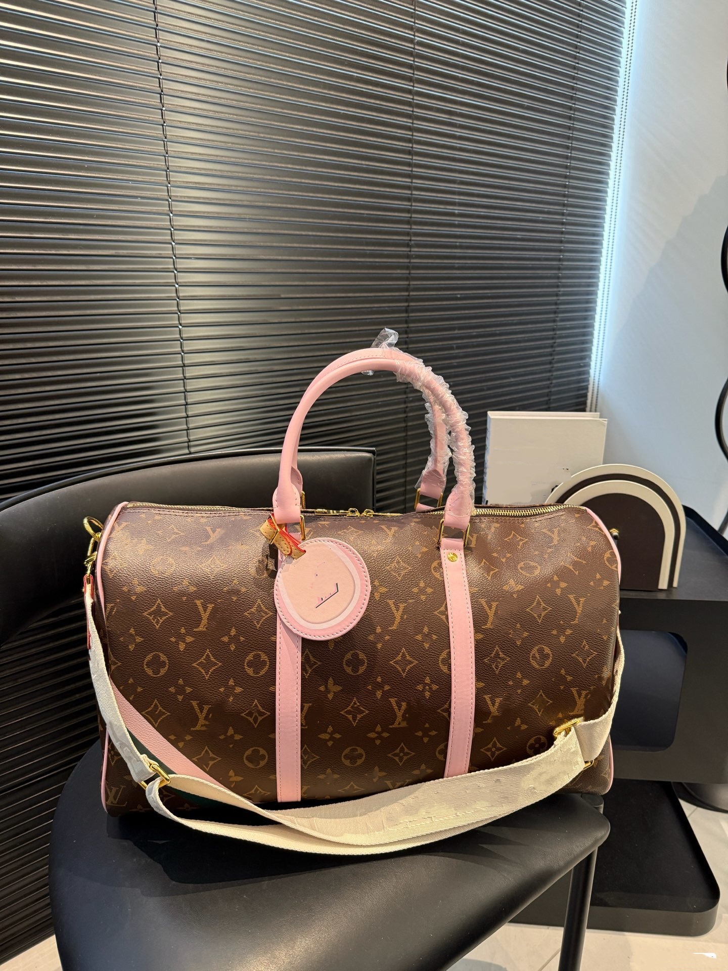 Top Quality New Men Duffle Bag Women Travel Bags Hand Luggage Travel Bags Men Pu Leather Handbags Large CrossBody Bags Totes Purse Crossbody Bag 45CM