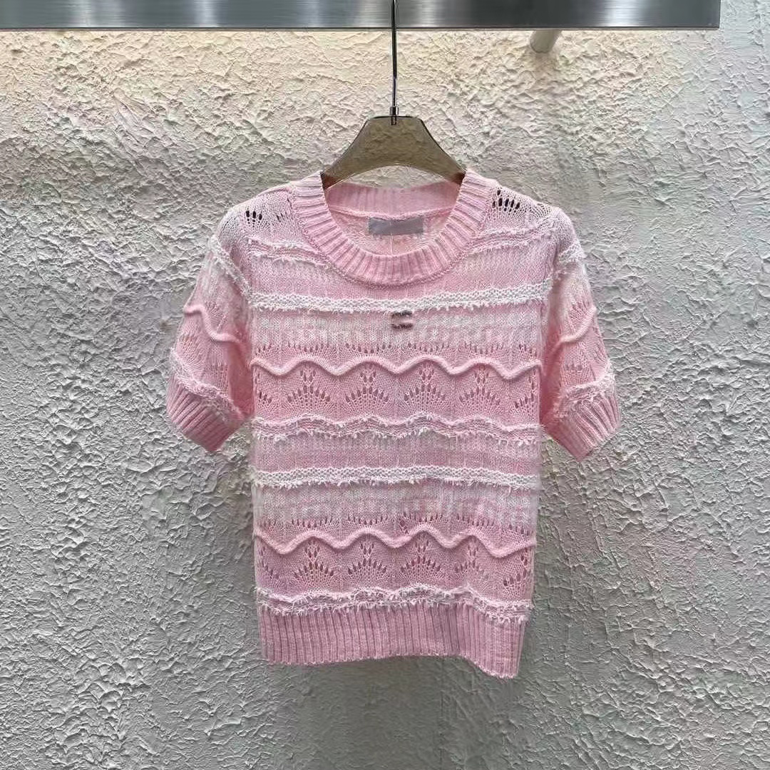 Short sleeved knitted shirt new spring/summer women's hollow knitting slimming commuting temperament elegant versatile top for reducing age and breathability