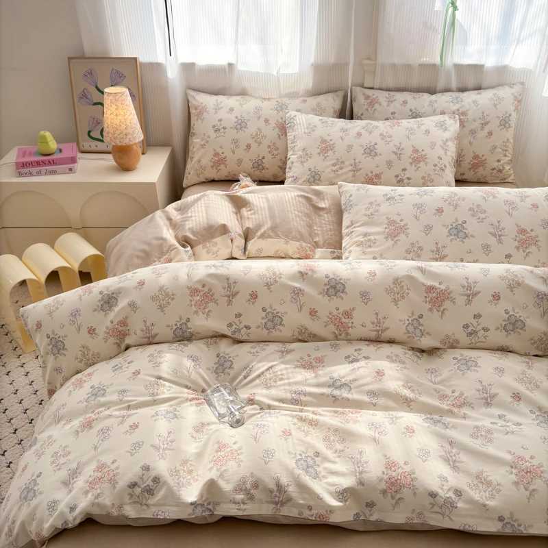 100 Cotton Luxury Duvet Cover Set with 2 cases - Floral Design Elegant Breathable Bedding Set Multiple SizesM251118