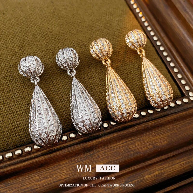 Vintage Water Drop Made of Genuine Gold, Electroplated Sier Needles, Metal Pendants, with High Quality, Heavy Industry Earrings