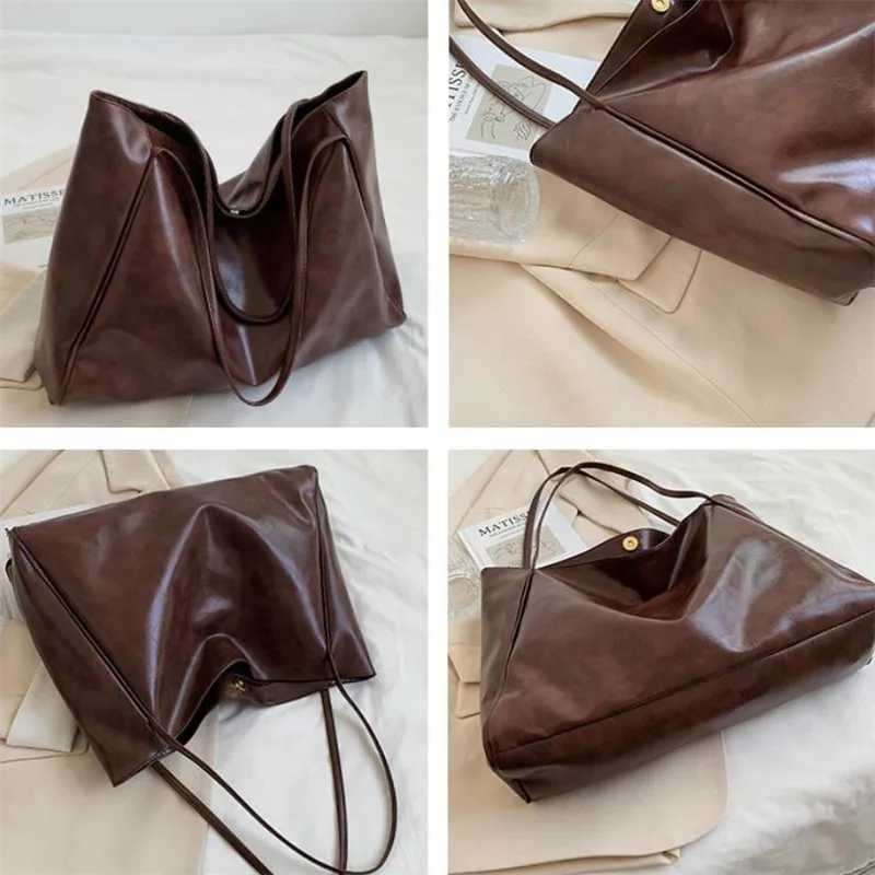 Womens Tote Bag Large Capacity Soft Leather Shoulder Bag Retro Casual Handbag Perfect for Commuting Handbags Travel BagXJ250512