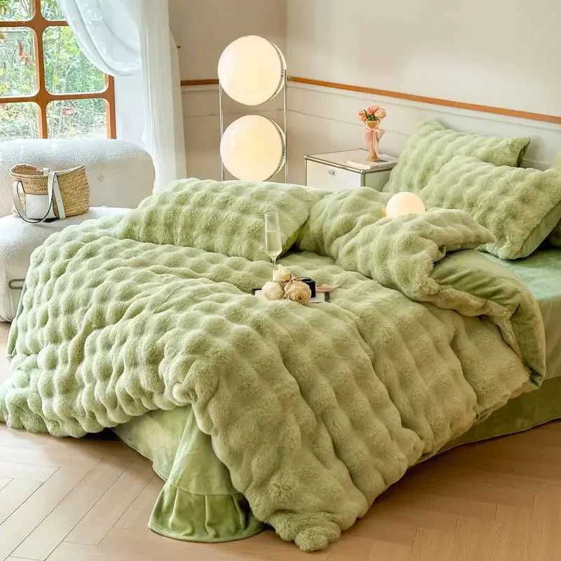 4pcs High End Rabbit Plush Bed Four Piece Set Winter Thick Warm Bubble Velvet Cover Set Lace Bed Sheet Skirt cases BeddingM251118
