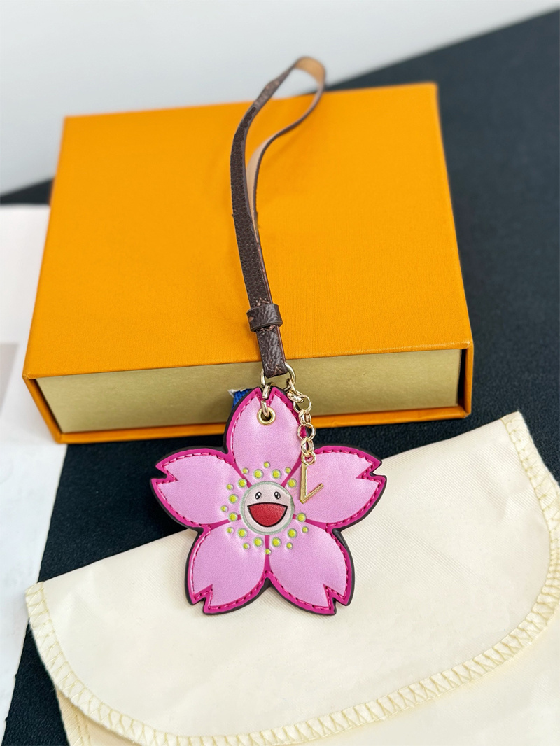 Keychains Lanyards Women Leather Keychains Designer Flower Model Bag Charm Bag Pendant Keychain Men Car Key chain