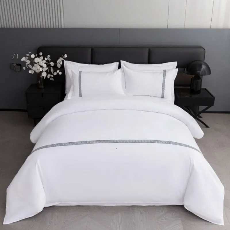 New 140g twill thickened hotel four-piece hotel linen pure white single quilt set webbing hotel bed and breakfastM251118