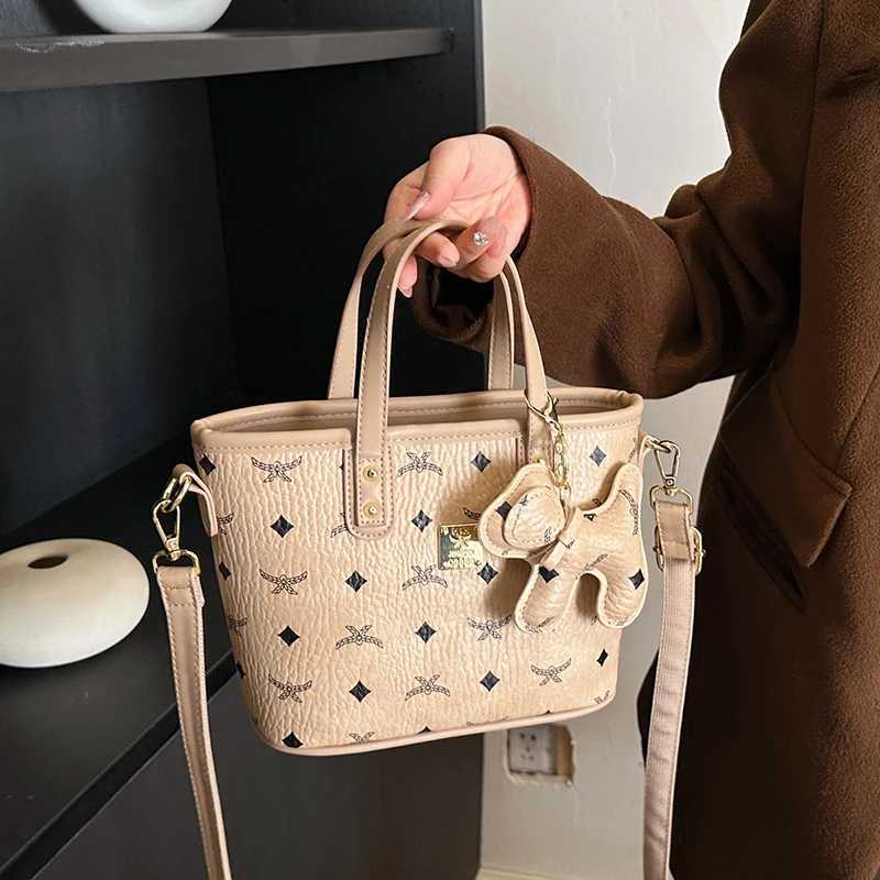 Trendy Solid Color Parisian Tote Bag - Luxury Leather Messenger With Vintage Minimalist Style Unique Letter DesignW251118