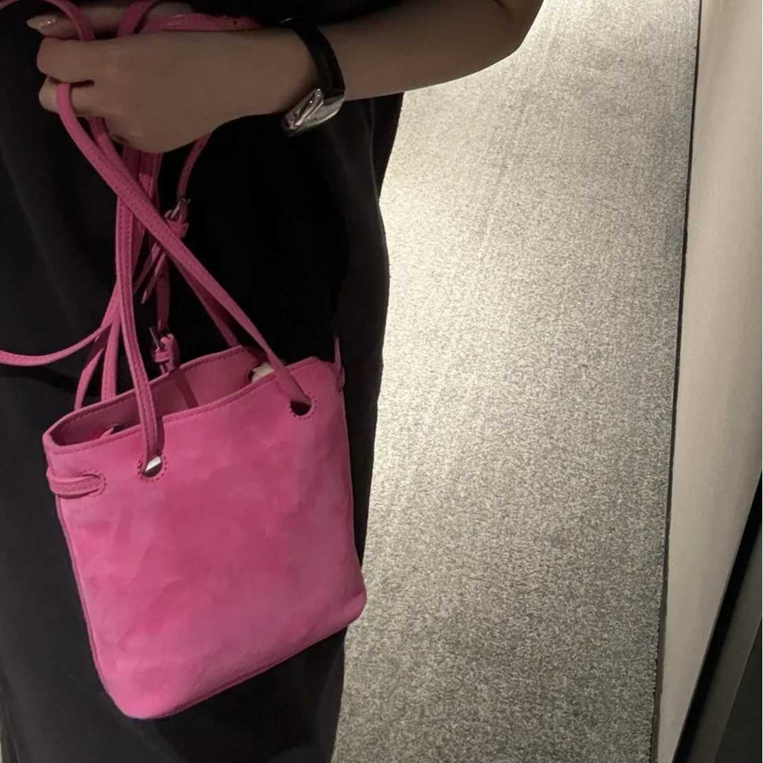 2025 New Head Matte Suede Drawstring Lucky Bag Bucket Bag Fashionable and Versatile Single Shoulder Cross Shoulder Small BagW251118
