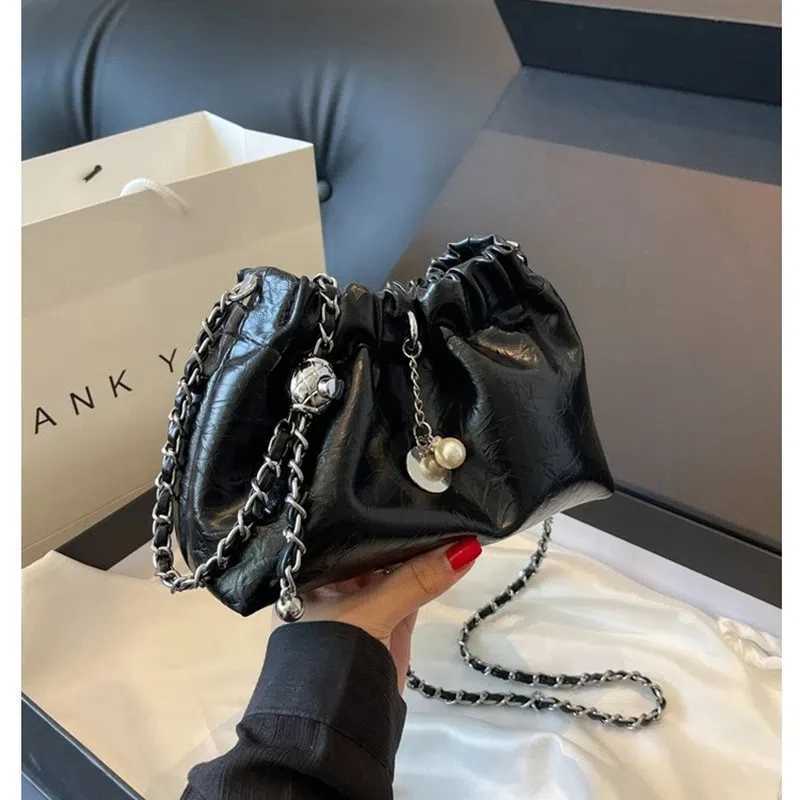 Summer High-End Sense Niche And Versatile Diagonal Chain Bag WomenS 2025 New Silver Drawstring Bucket Bag Cloud Bag GiftW251118
