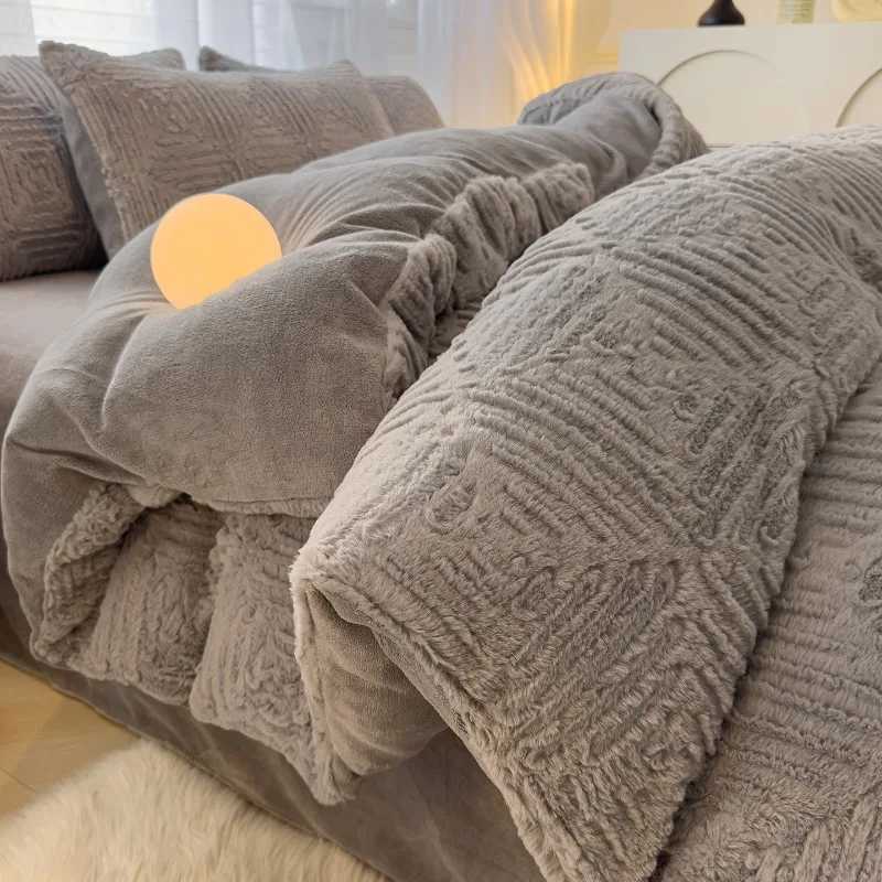 2025 winter model carved rabbit fur milk fleece bed four-piece set coral fleece thickened bed sheet quilt cover fitted sheet kitM251118