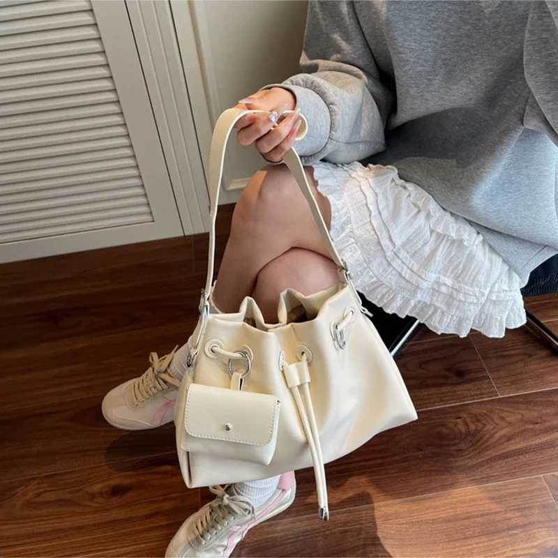 Niche Design Drawstring Bucket Bags Women Summer PU Leather Commuter Shoulder Bag Female Fashion HandbagsW251118
