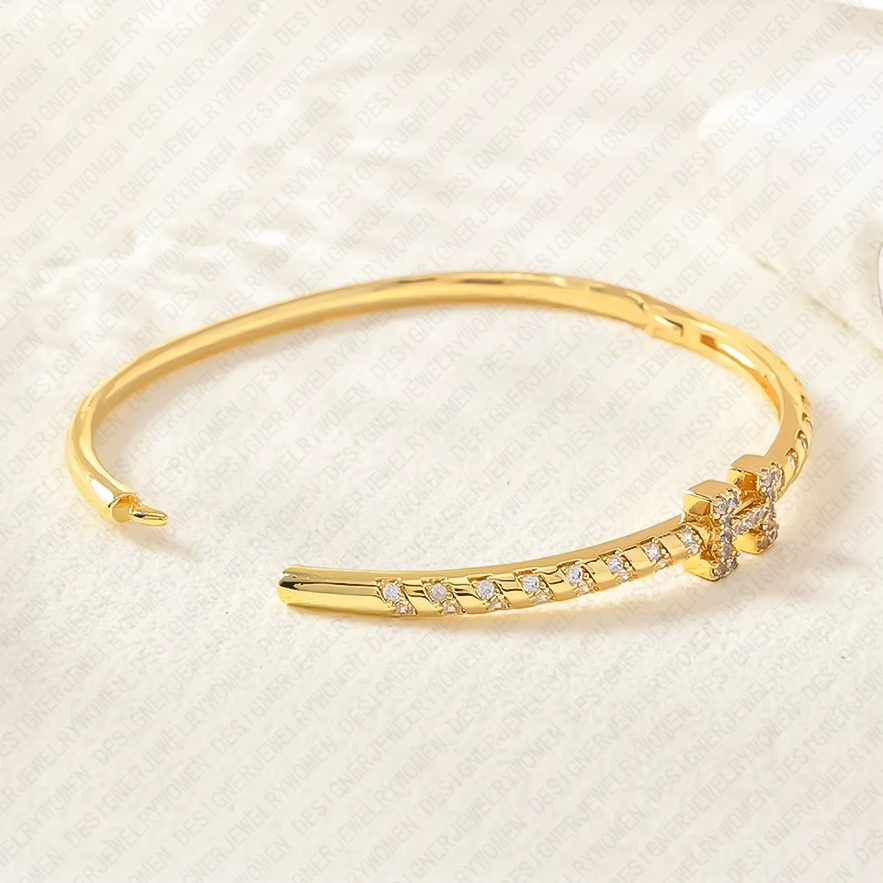 Designer Bracelet Bracelet for Women Diamond Bangle Letter Bangles Personalized Initial Bangles Luxury Jewlery Designer for Women Elegant Timeless Gif