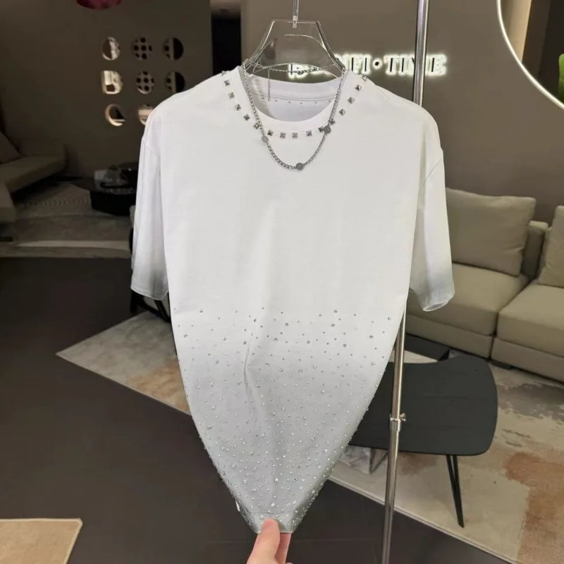 Starry Sky Rivet Diamond Loose Short Sleeve Tshirt for Men Gradient Fashion Casual Round Neck Half Top 250407