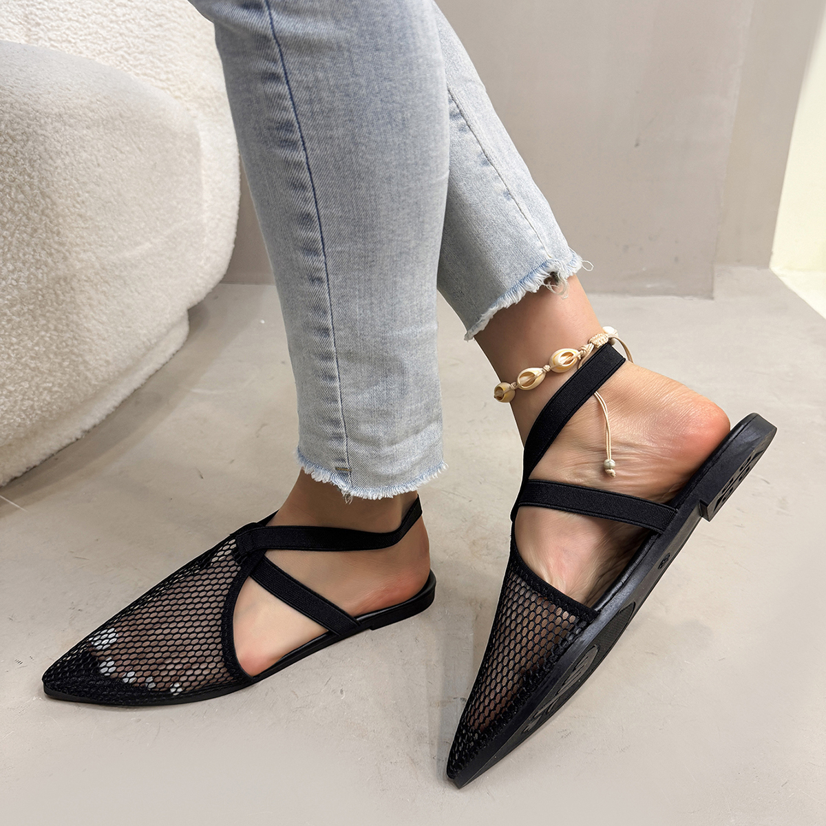 Chic Female Flat Sandals - Durable Design Suitable for Beach Vacations and Casual Day-to-Day Life