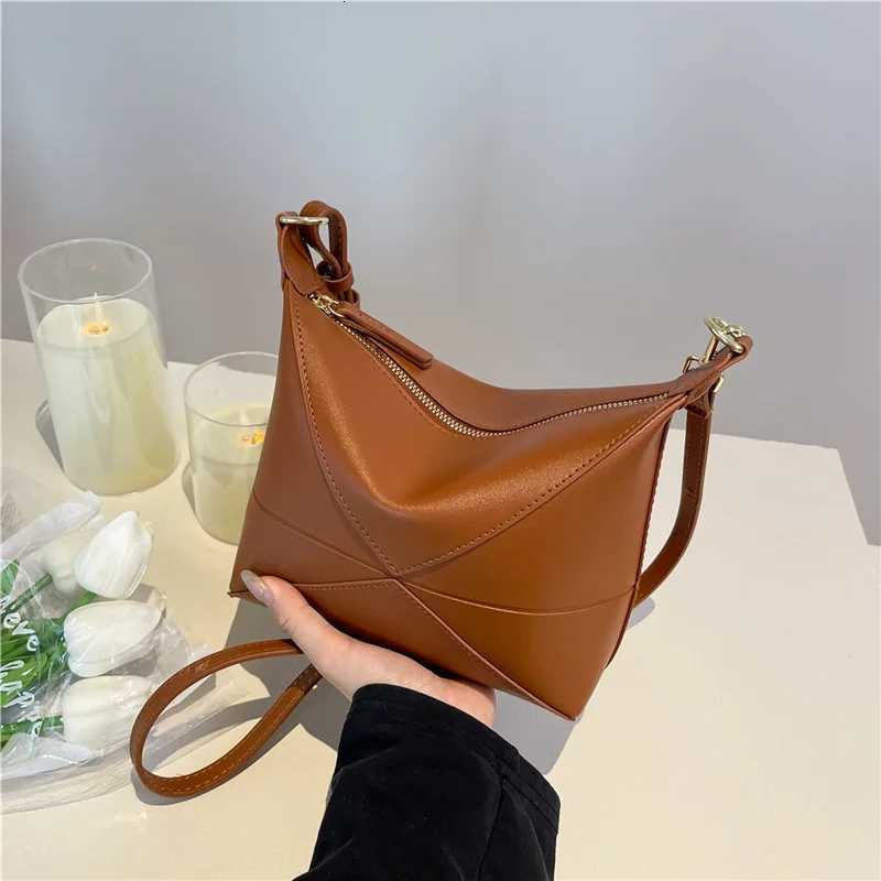 Super Popular Design Fashion Art Sense New 2025 Armpit Bag - Color-Match Commuting Lunch ToteW251118