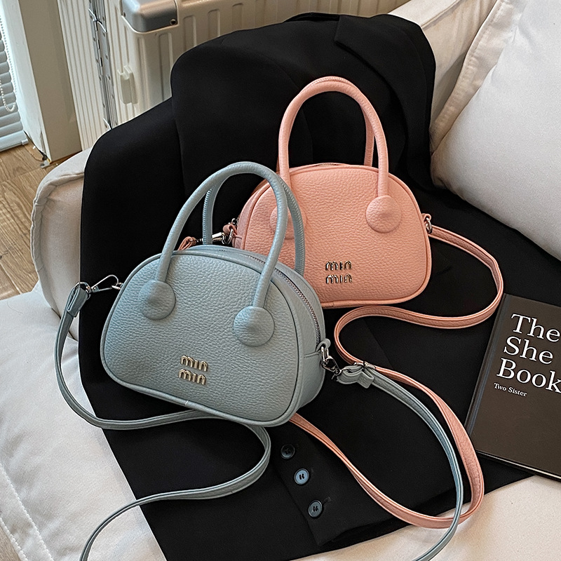hot free shipping designer Shoulder Bags for woman Casual Fashion black blue pink outdoor letter circular handbag