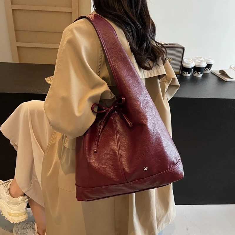 PU Material 2024 Hot Selling Shoulder Bag Bow Solid Color High Beauty Fashion Handbag Soft Simple Fashion Western Style Tote BagW251118