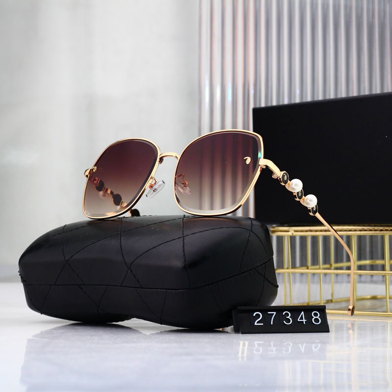 Luxury designer sunglasses for women Fashion pearl sunglasses Metal frame sunglasses UV protection Outdoor sports High value ins style Exquisite gift box