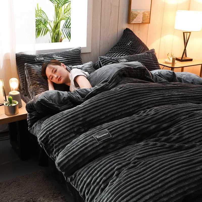 Thick Solid Color Velvet Duvet Cover Winter Warmth Bedding Set Double Quilt Cover Twin Queen King Comforter Cover 220240M251118
