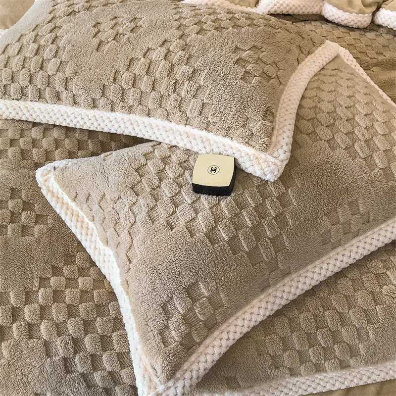 2024 high gram weight new jacquard tafu fleece quilt cover blanket big bag wide edge four-piece setM251118