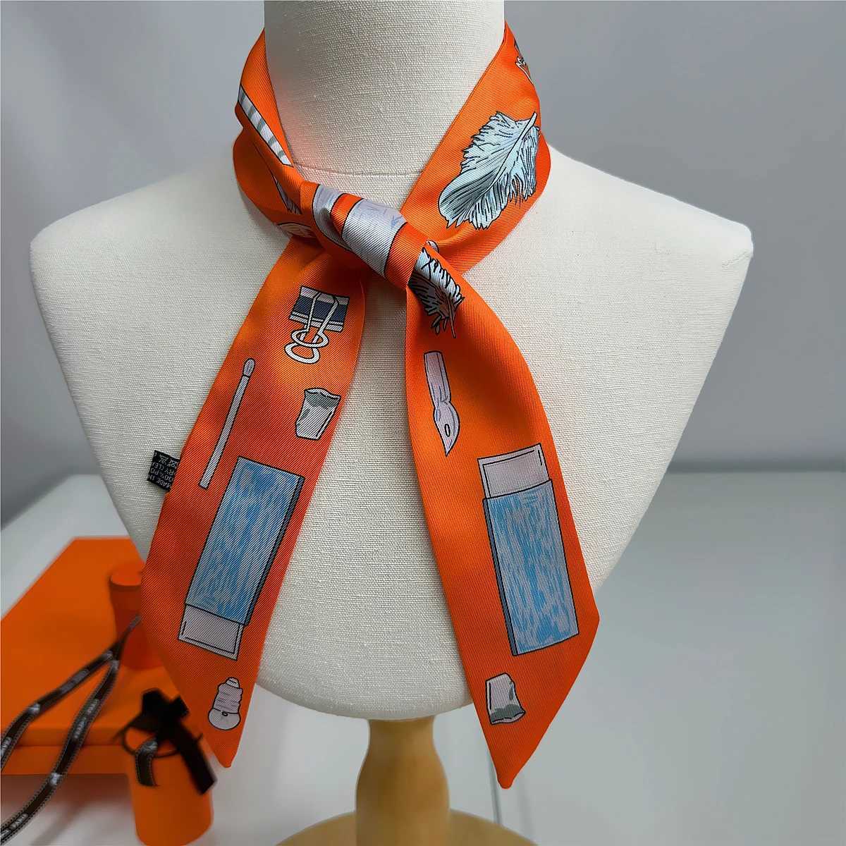 Cartoon Pattern Luxury Skinny Bag Scarves Twill Silk Scarf Women Fashion Scarf Brand Design Foulard Neckerchief Hair HeadbandXJ251118
