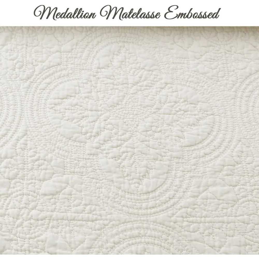100 Cotton Medallion Off White Matelasse Embossed Bedding Quilt Set Reversible Lightweight BedspreadM251118