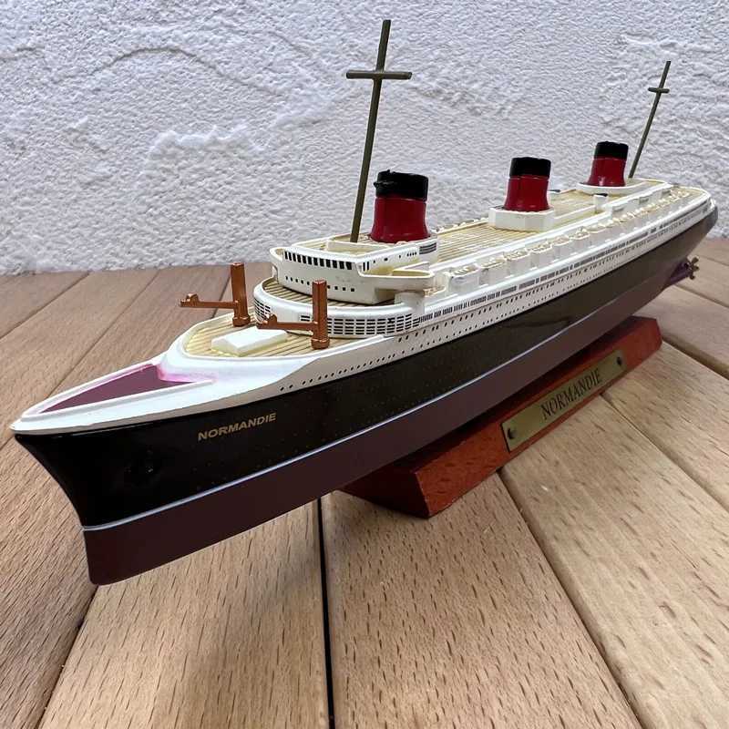 1 1250 alloy luxury cruise ship modelclassic ship decorationsoriginal packaging collection giftswholesale C251118