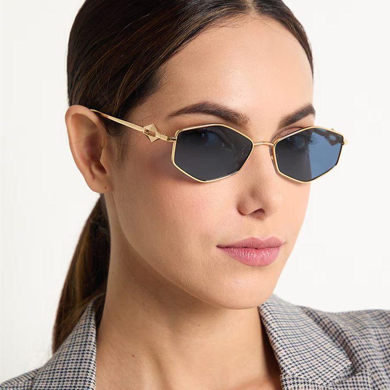 Designer Sunglasses For Women Men Sunglasses Fashion Classic Sunglasses Luxury Polarized Goggle Pilot Alloy Frame Oversized UV400 Eyewear PP102