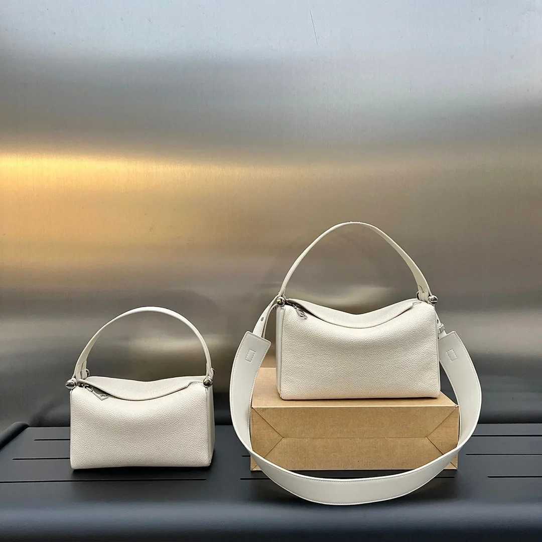 New Elegant Stylish Beige Color Commuter Tote First Layer Cow Leather Womens Handbag White-collar Worker Manage Shoulder BagW251118