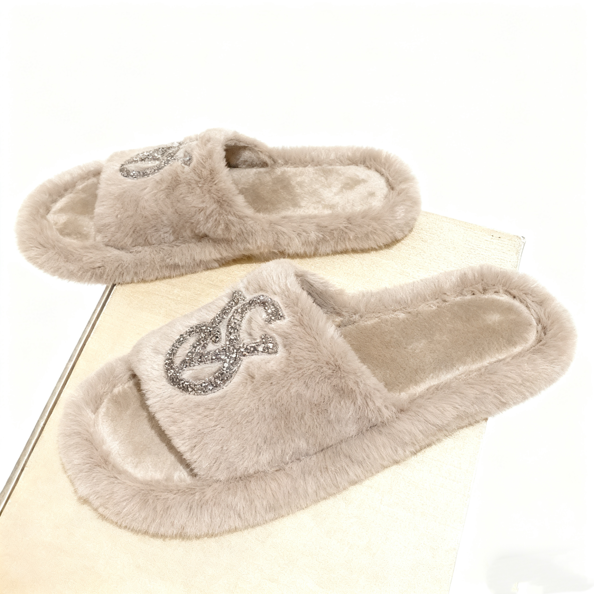 Women's Faux Fur Slides Slippers Winter Warm Rhinestone Decor Open-Toe House Shoes Fluffy Indoor Outdoor Non-Slip Footwear