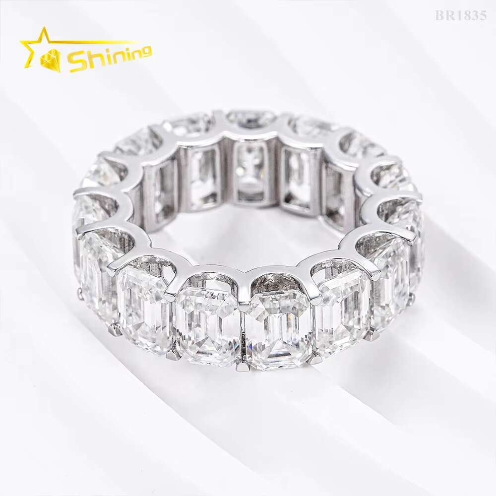 Graceful Sier Gold Plated Women Jewelry Iced Out Classic Emerald Cut Eternity Moissanite Dia Band Ring
