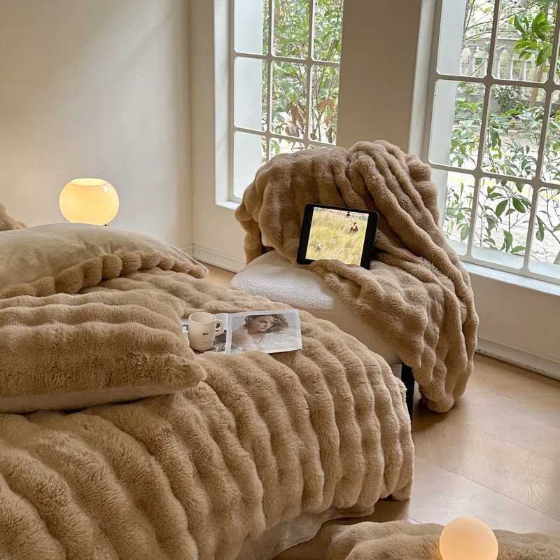 Rabbit Fleece Four-piece Set Milk Fleece Bed Sheet Quilt Cover Winter Thickened Flannel Fleece Double Single Bed Three-piece SetM251118