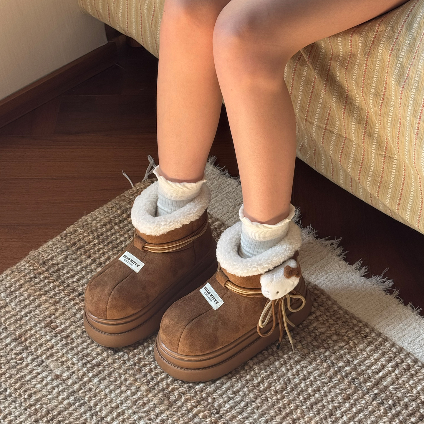 Free shipping, fashionable and versatile winter daily wear, thick-soled, height-increasing, anti-slip, suitable for outerwear, warm fleece snow boots 