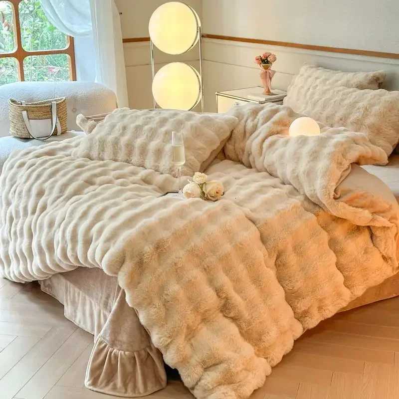 4pcs High End Rabbit Plush Bed Four Piece Set Winter Thick Warm Bubble Velvet Cover Set Lace Bed Sheet Skirt cases BeddingM251118