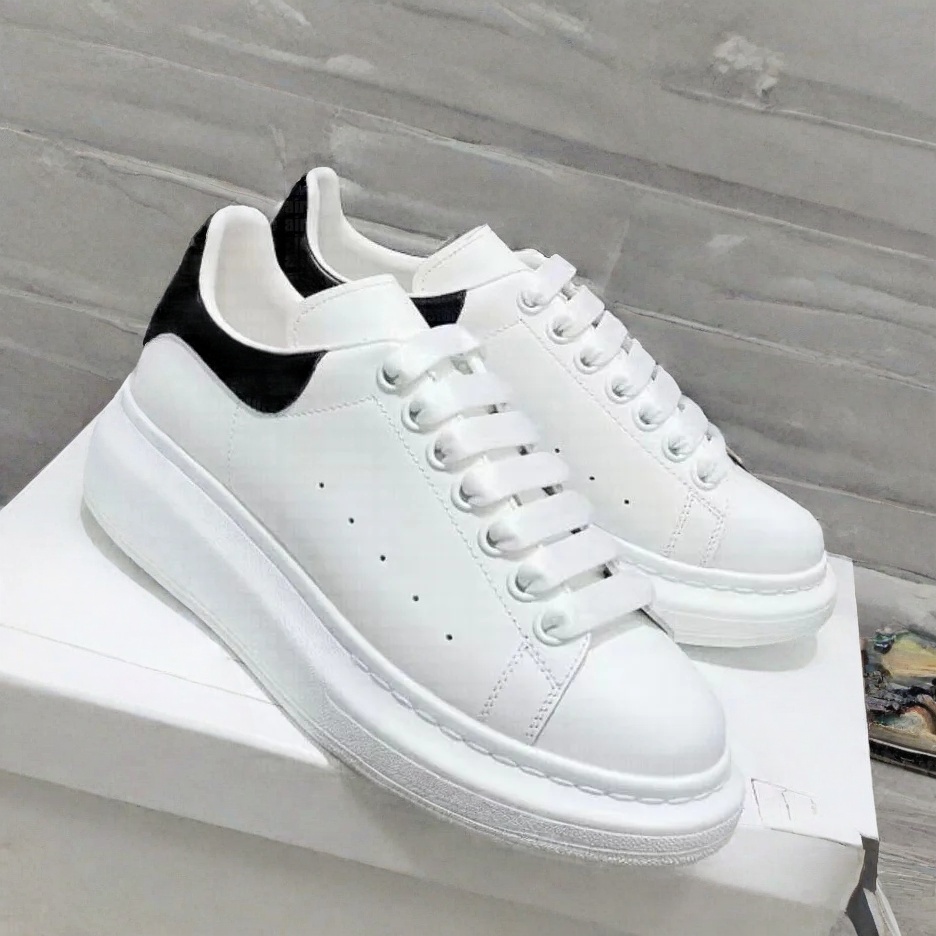 2025 Designer sneakers oversized Tainers mcqueenns shoes men casual Shoes Fashion leather men women Sneaker Red Pink Glitter White Black Sole Women Luxury shoes