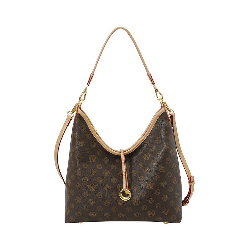 Envelope Crossbody Bag: Fashionable Casual Shoulder Bag with Wide Strap and Chain Detail