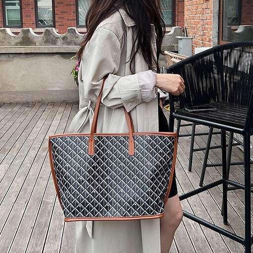 2025 Spring New Commuter Leisure Shoulder Niche Trend Tote Bag, Printed Versatile Fashion Underarm Bag