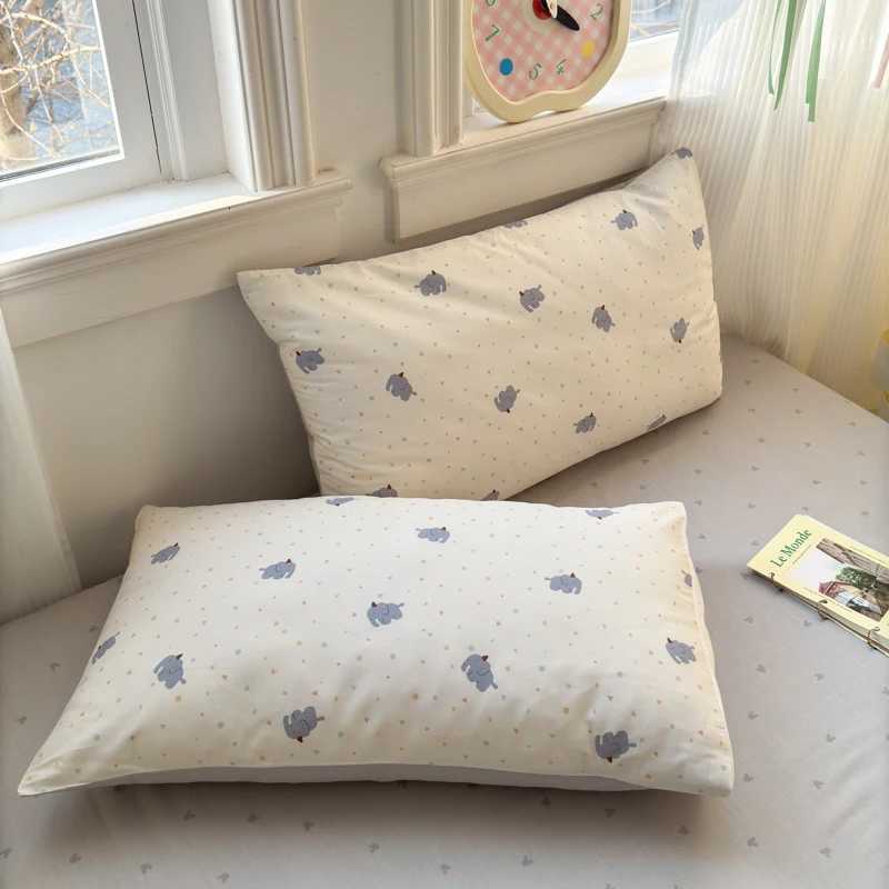 100 Cotton Luxury Duvet Cover Set with 2 cases - Fresh Cartoon Style Elegant Breathable Bedding Set Multiple SizesM251118