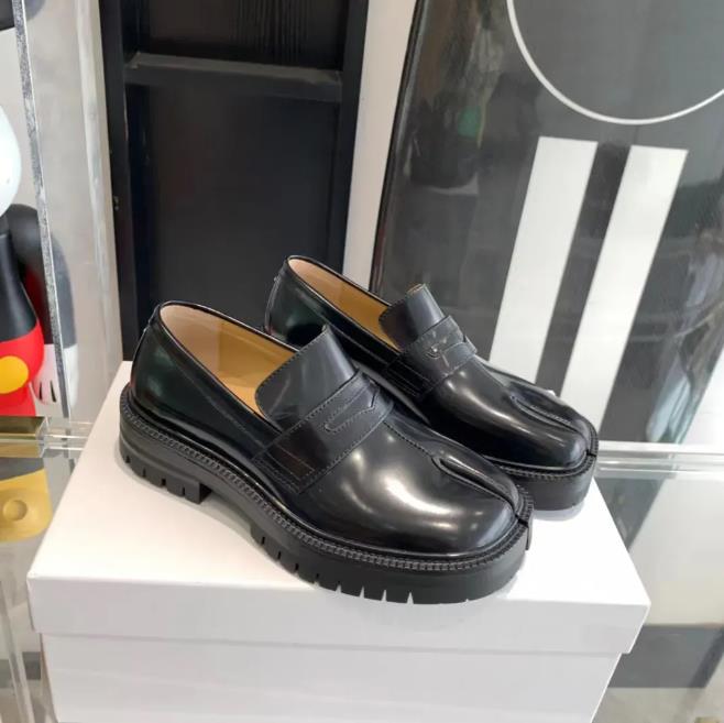 Designer Tabi Shoes Fashion Women Men Platform loafer luxury calfskin Patent Leather Dress Daily Outfit mules Shoes Size 35-44