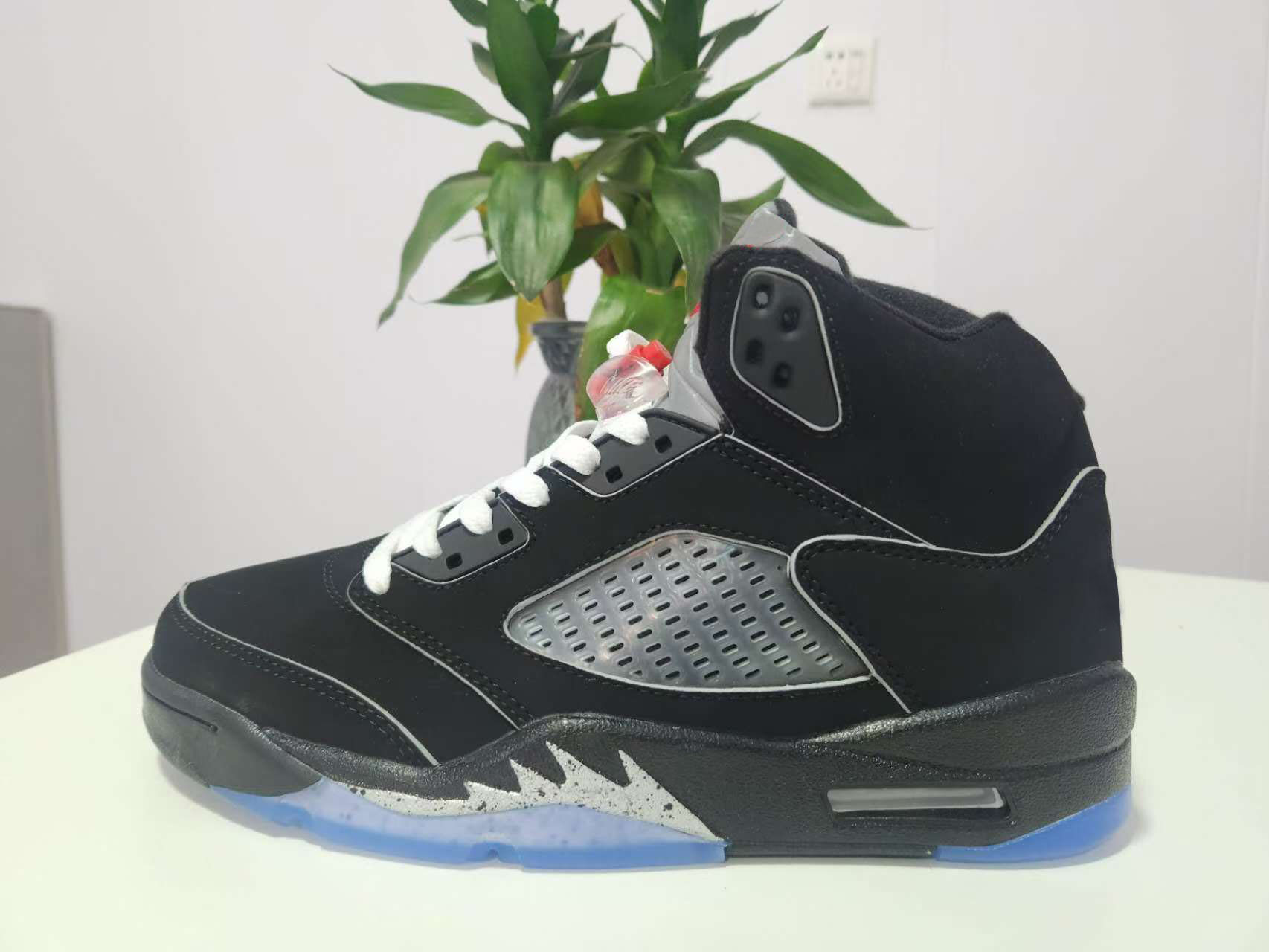 Top Quality OG Metallic Black Basketball Shoes Cherry Red Taxi Flu Game Gamma Blue Playoffs Sail Olive Khaki Men Basketball Shoe Sports Shoes