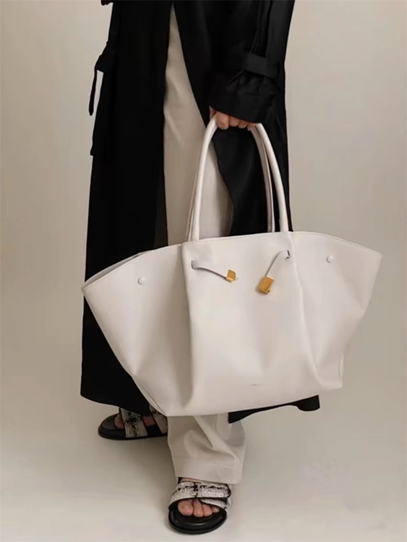 2025 New York Bag The Midi NEW YORK Wing Bag a Shoulder and Handheld Tote Bag