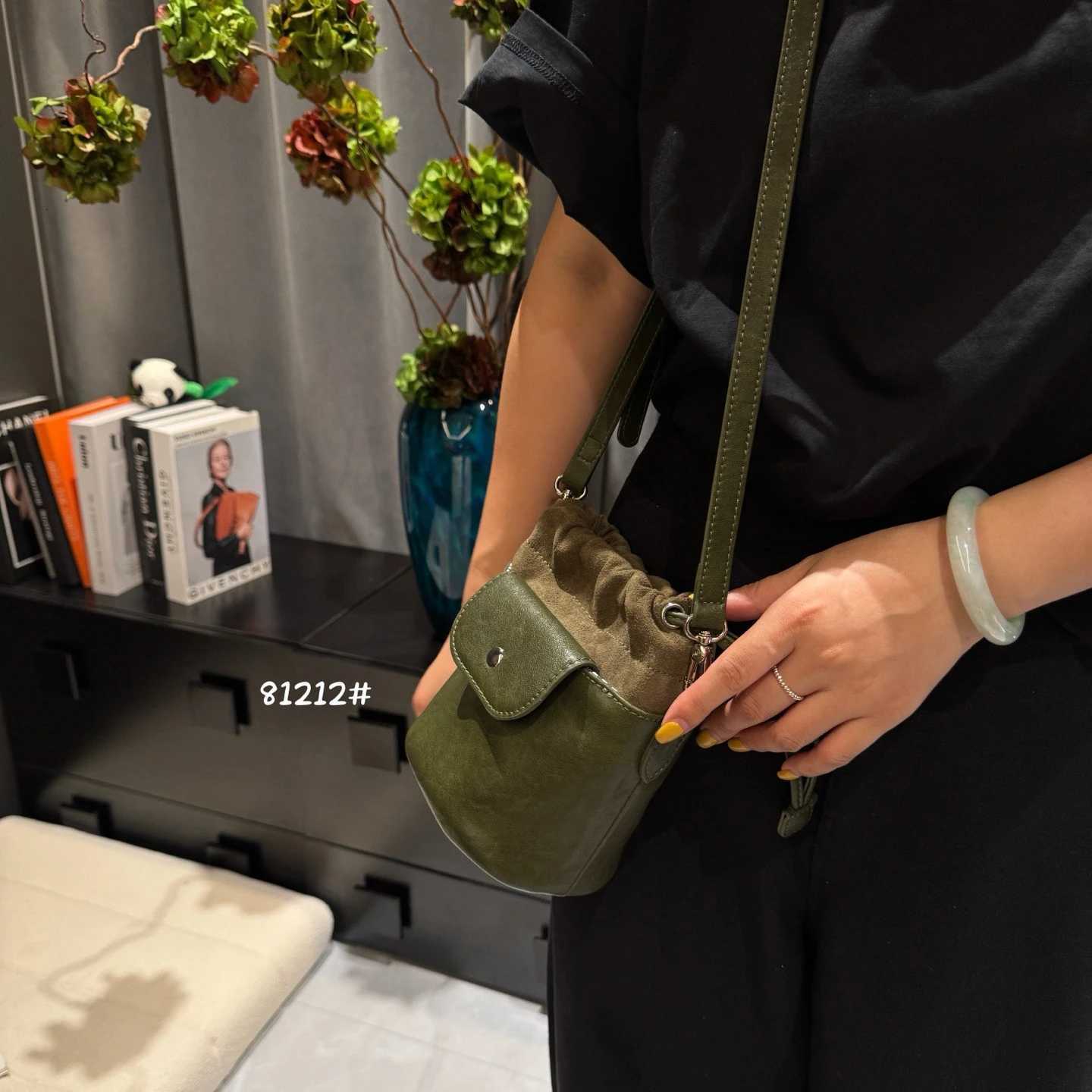 Retro PU Leather Drawstring Bucket Bag Womens New Versatile Commuter Crossbody Bag Exquisite Single Shoulder Soft Small BagW251118