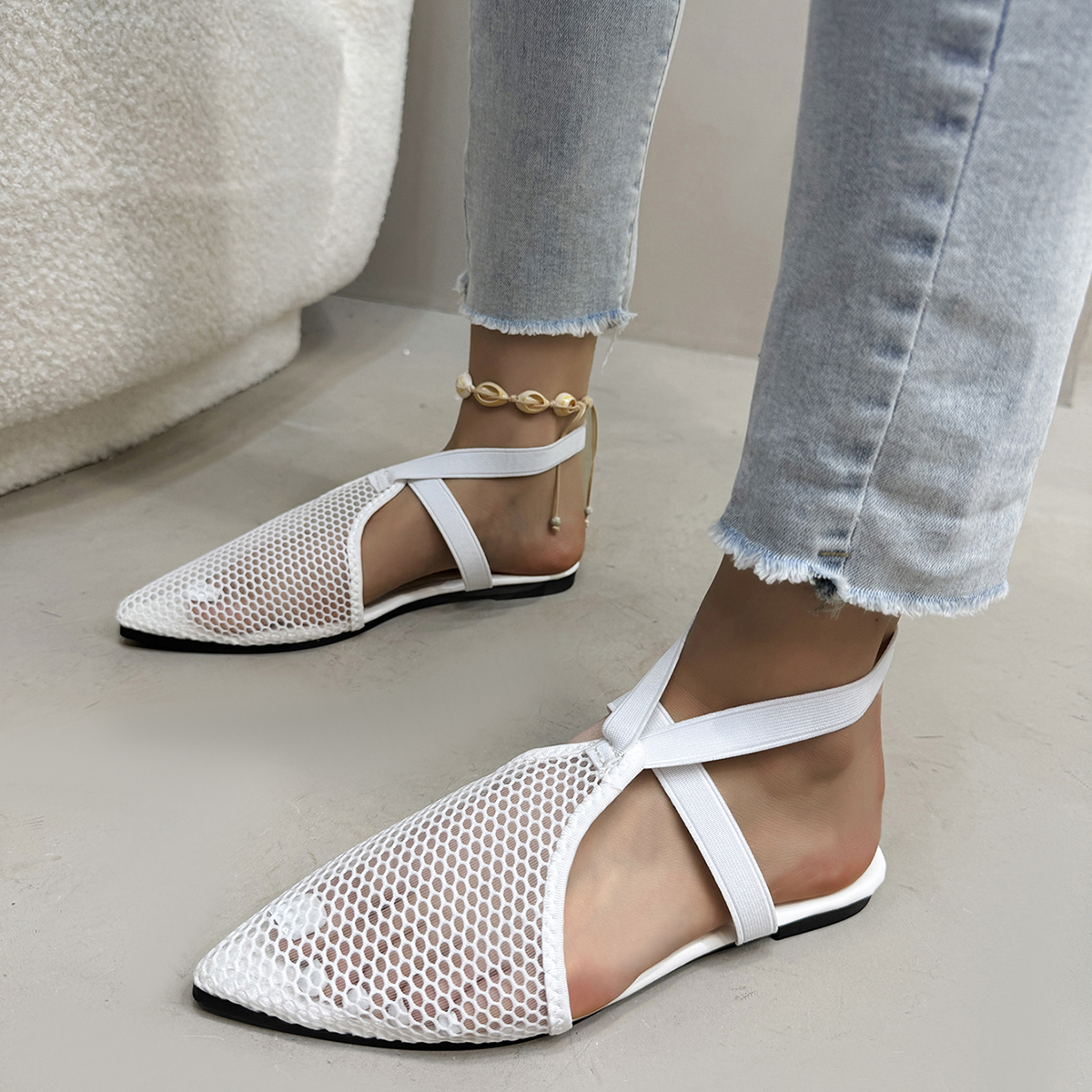 Chic Female Flat Sandals - Durable Design Suitable for Beach Vacations and Casual Day-to-Day Life
