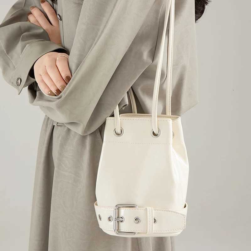 Womens Red Lightweight Bucket Bag Textured Pu Leather Drawstring Crossbody Bags Simple Mini Shoulder Pack Female Shopping PurseW251118