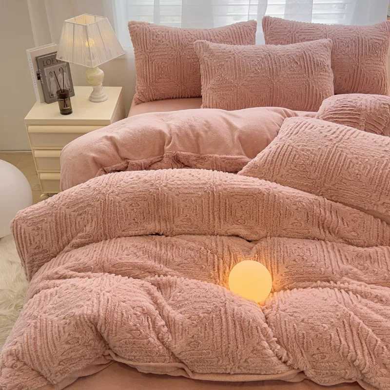 2025 winter model carved rabbit fur milk fleece bed four-piece set coral fleece thickened bed sheet quilt cover fitted sheet kitM251118