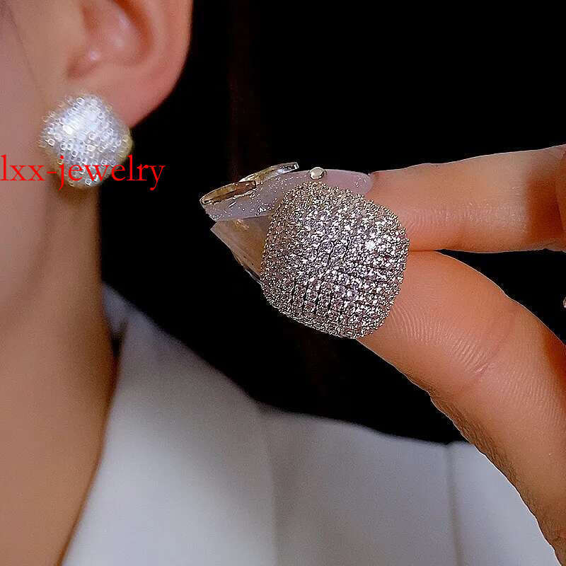 2024 Sparkg Stud Earrings Jewelry Sterg Sier Pave Emerald Lab Moissanite CZ Dia Gemstones Party Eternity Women Gold Earring Gift