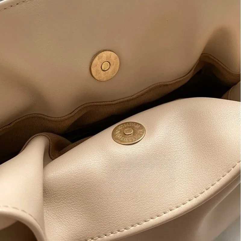 Fashion Women Bag Drawstring PU Leather Bucket Bag Solid Color Hand Purses Sac Pleated Cloud Shoulder Bag Commute Crossbody BagsW251118