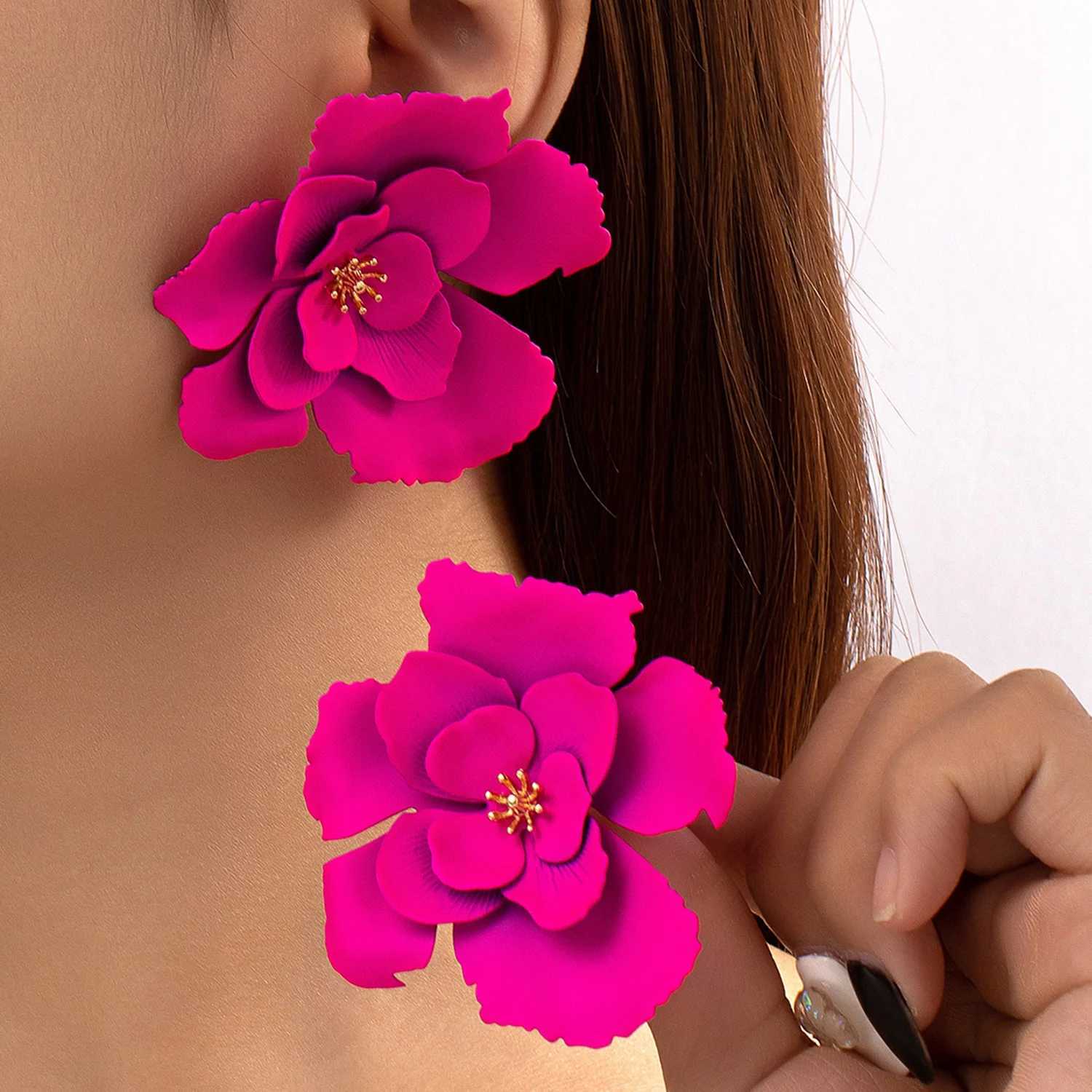 Exaggerated large rose petal metal flower earrings for women Tren charm wedding big drop earrings 2024 fashion jewelry womenXJ250418